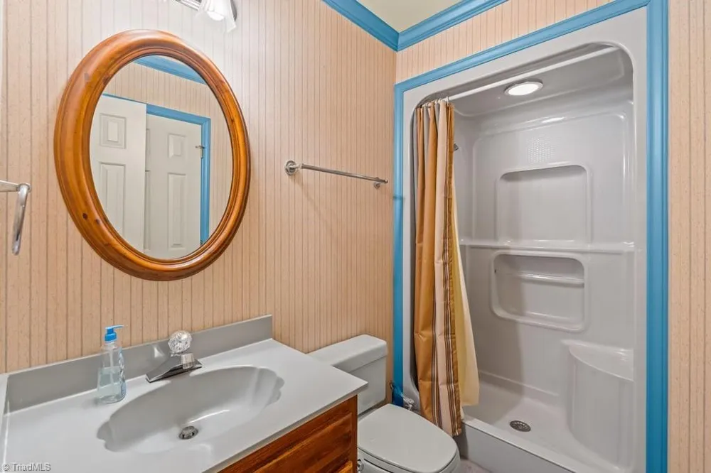 1305 Swanner Court High Point, NC 27262