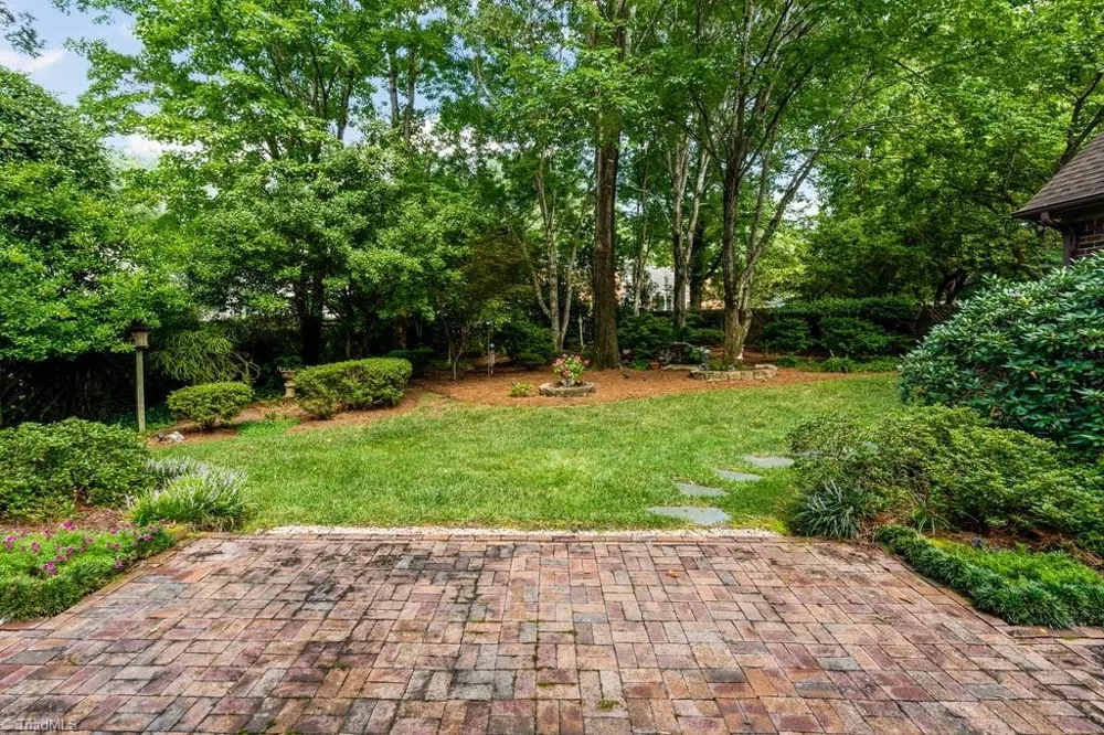 1305 Swanner Court High Point, NC 27262