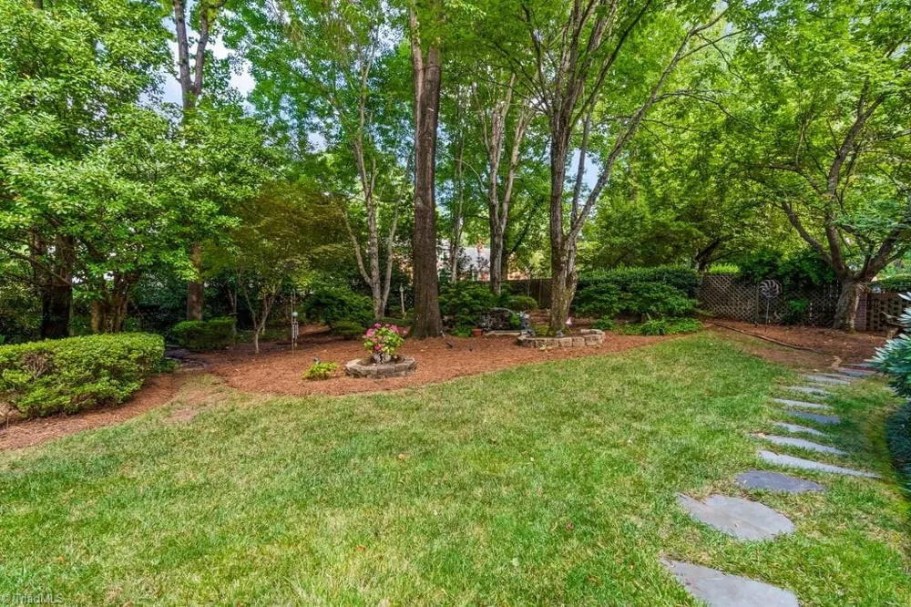 1305 Swanner Court High Point, NC 27262