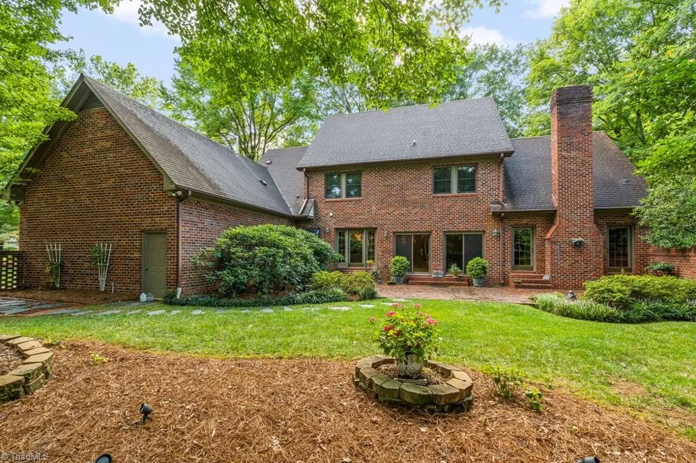 1305 Swanner Court High Point, NC 27262