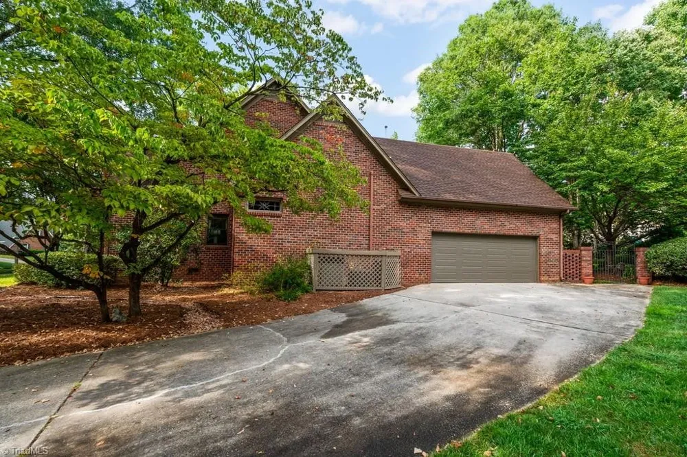1305 Swanner Court High Point, NC 27262