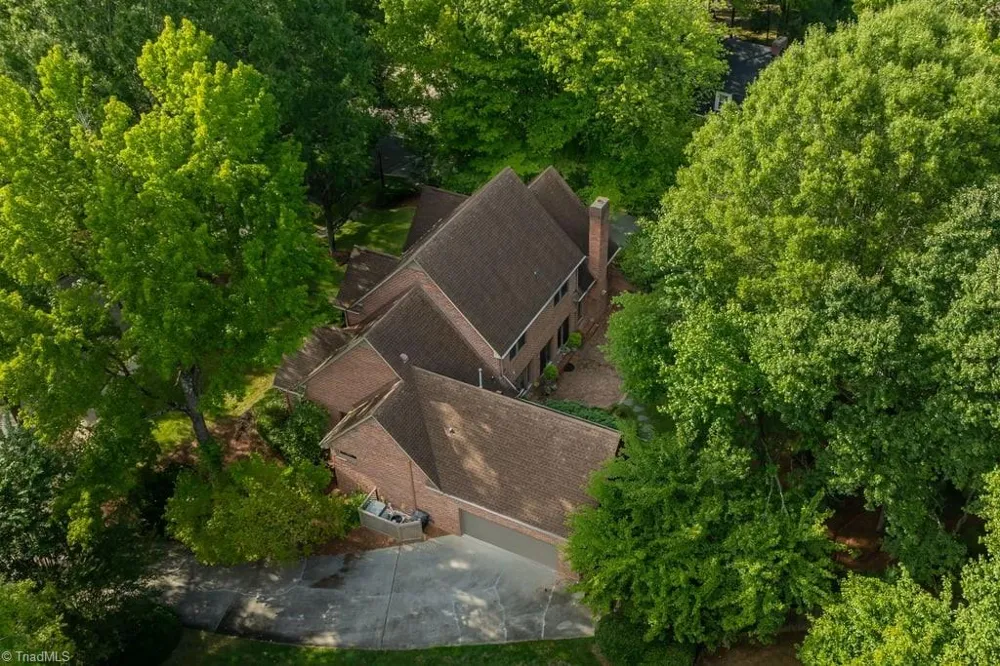 1305 Swanner Court High Point, NC 27262