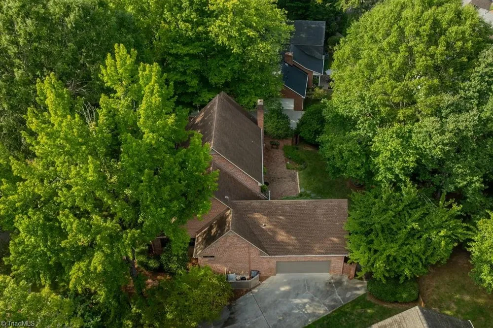 1305 Swanner Court High Point, NC 27262
