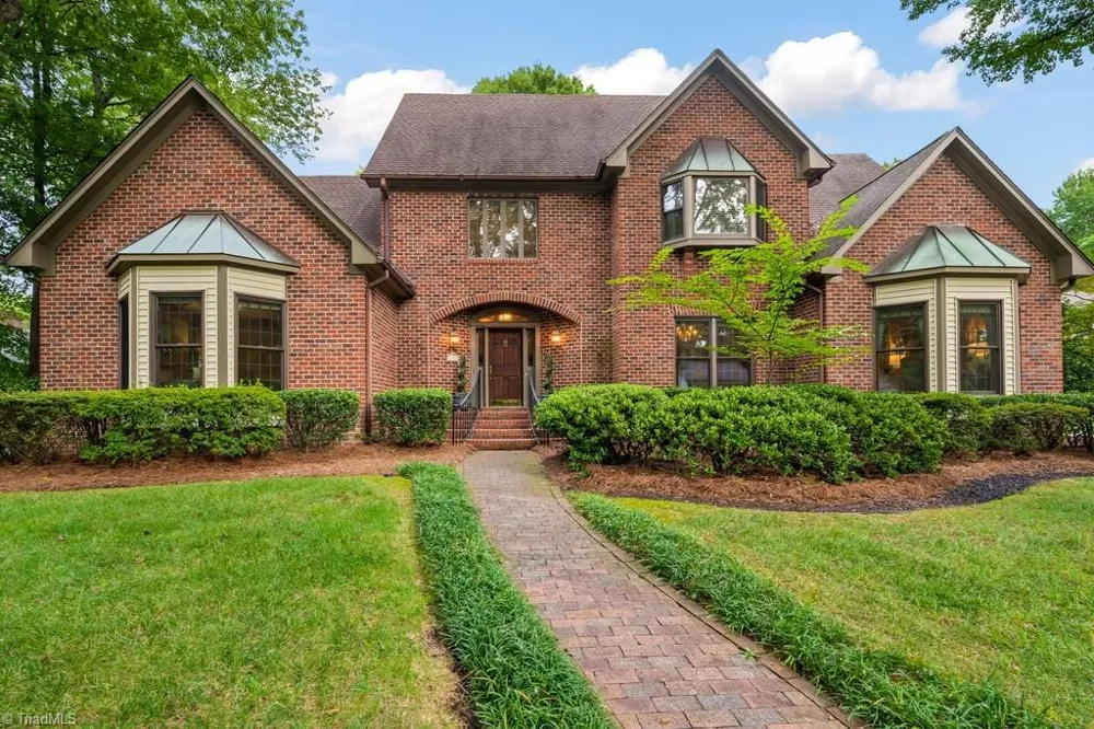 1305 Swanner Court High Point, NC 27262