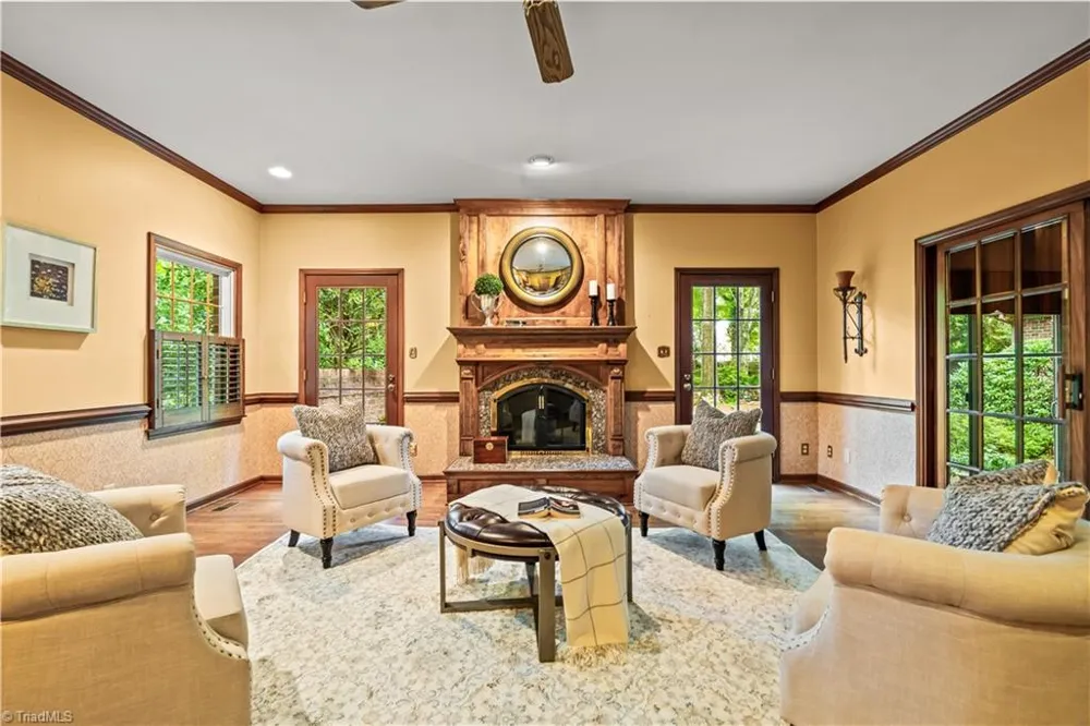 1305 Swanner Court High Point, NC 27262