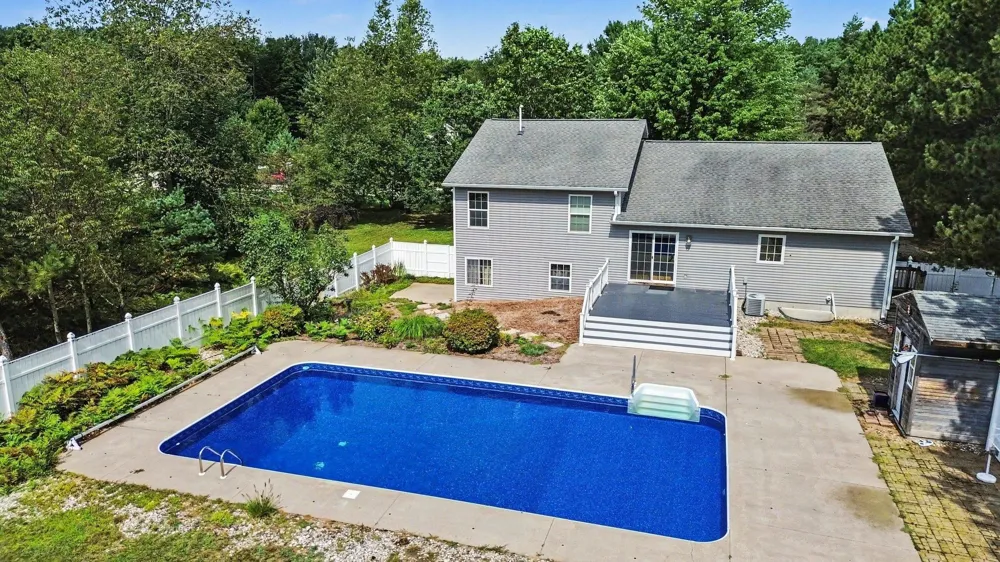 10763 Sweet Lilac Lane Green Lake Township, MI 49643