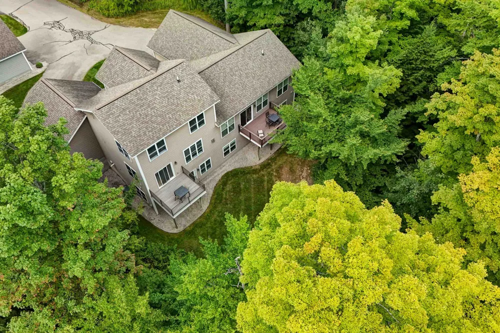 818 Bay Cliff Drive Suttons Bay Township, MI 49682