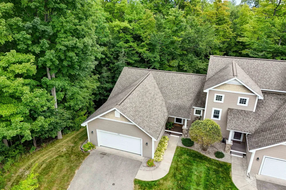 818 Bay Cliff Drive Suttons Bay Township, MI 49682
