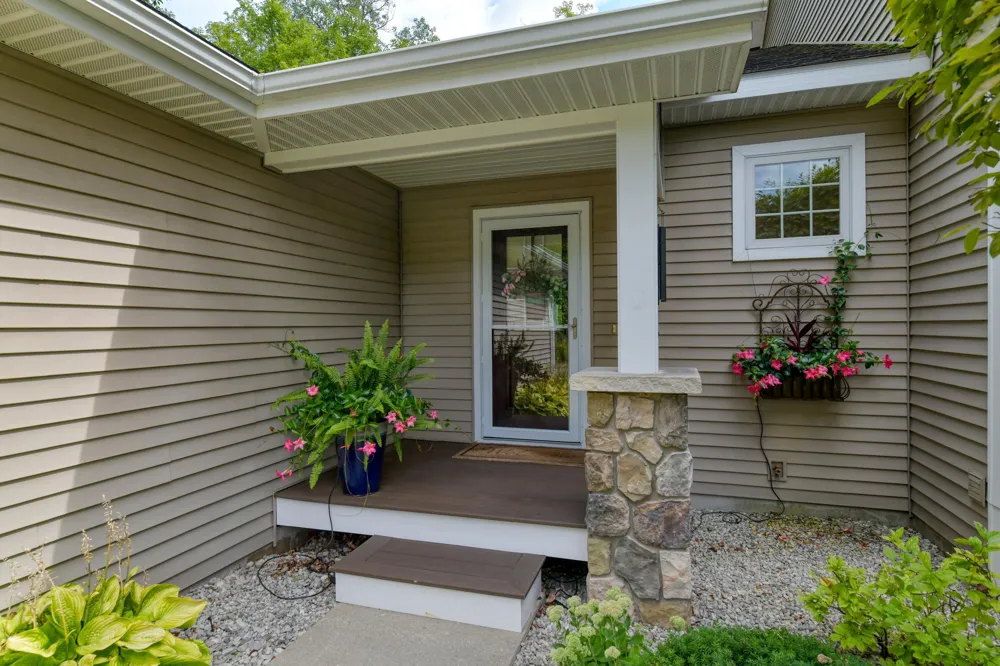 818 Bay Cliff Drive Suttons Bay Township, MI 49682