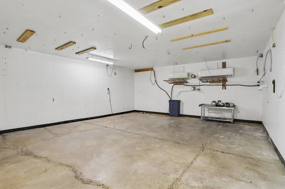 41341 County Road 665 Waverly Township, MI 49079