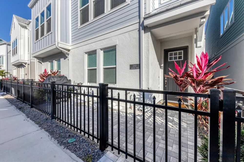 2313 LINDSTROM STREET Sarasota, FL 34237