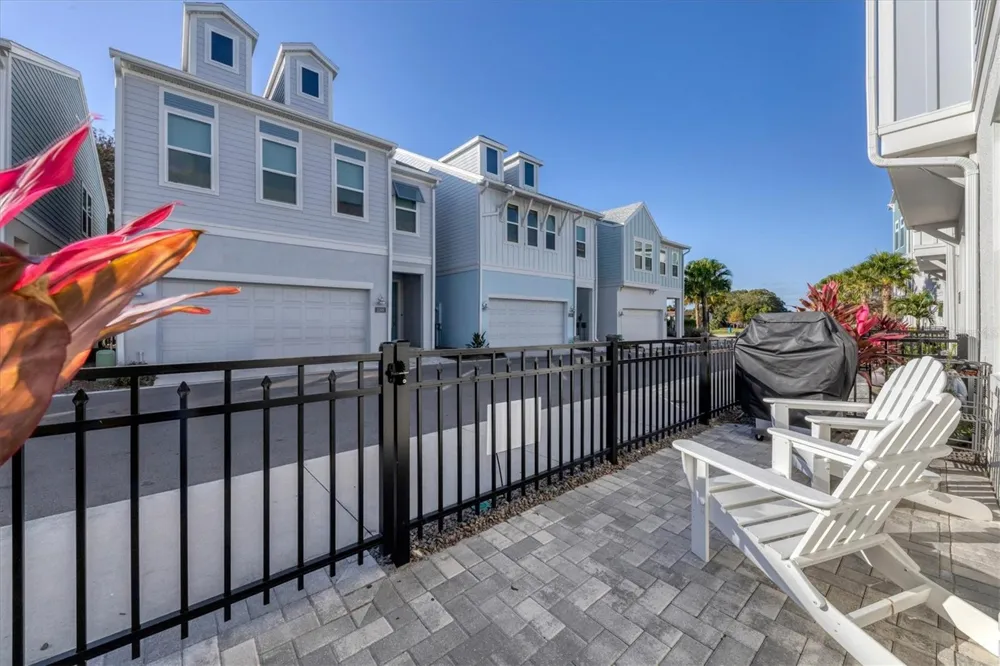 2313 LINDSTROM STREET Sarasota, FL 34237