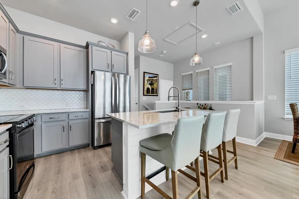 2313 LINDSTROM STREET Sarasota, FL 34237