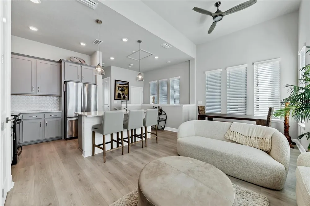 2313 LINDSTROM STREET Sarasota, FL 34237