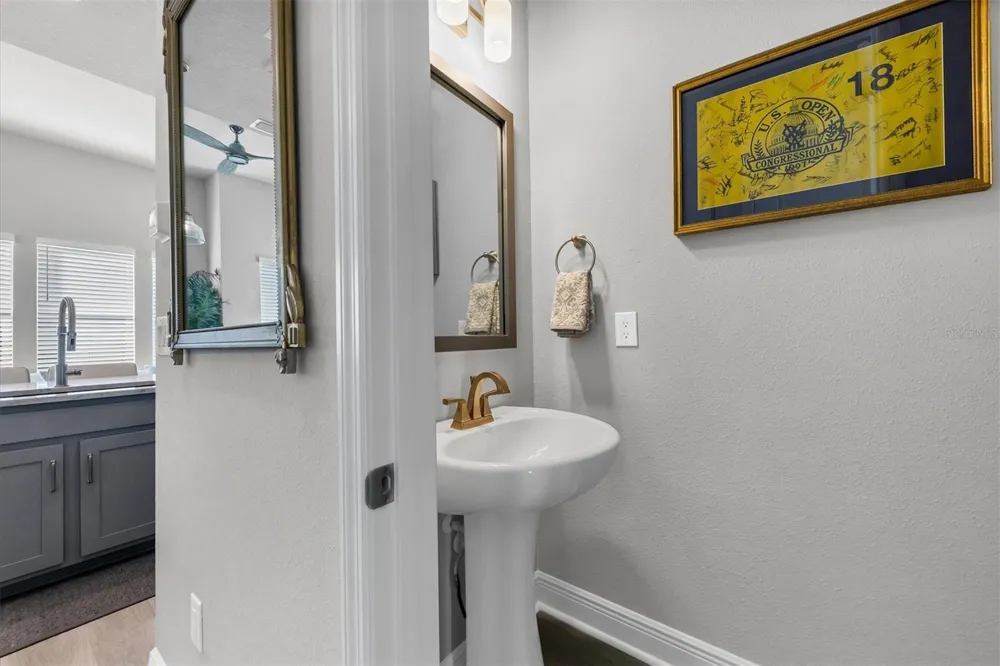2313 LINDSTROM STREET Sarasota, FL 34237