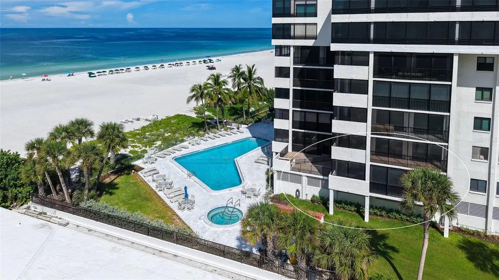 1100 BENJAMIN FRANKLIN DRIVE #204 Sarasota, FL 34236