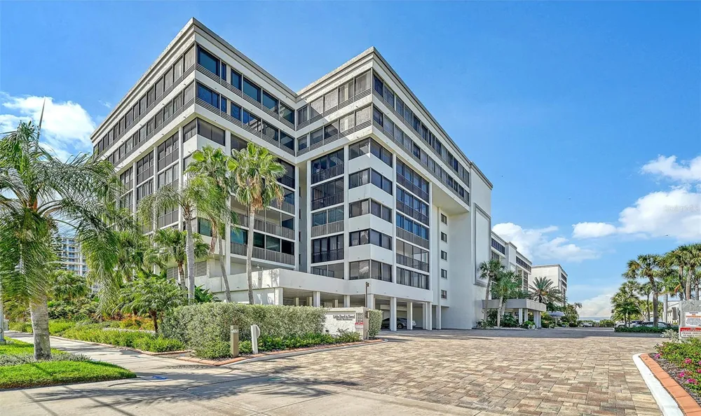 1100 BENJAMIN FRANKLIN DRIVE #204 Sarasota, FL 34236