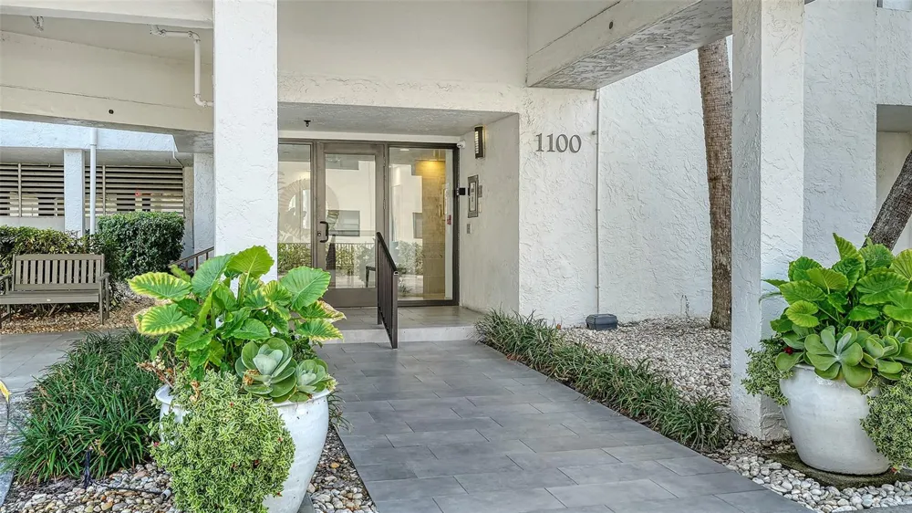 1100 BENJAMIN FRANKLIN DRIVE #204 Sarasota, FL 34236