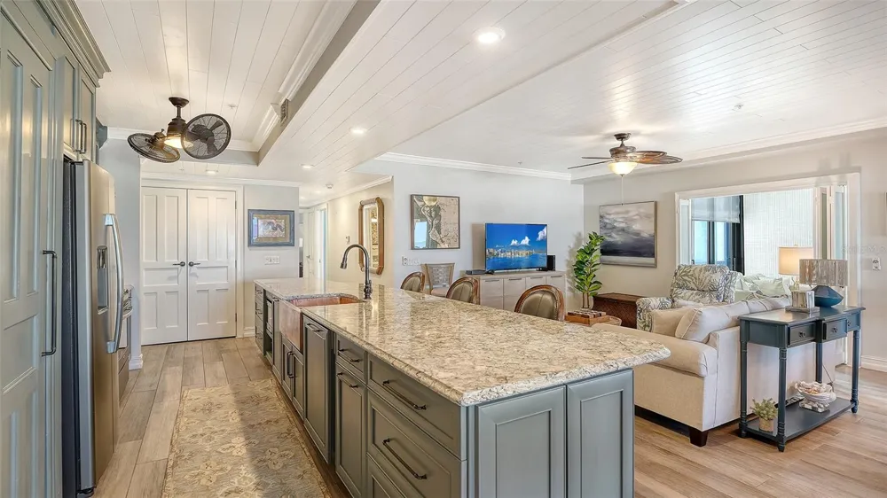 1100 BENJAMIN FRANKLIN DRIVE #204 Sarasota, FL 34236
