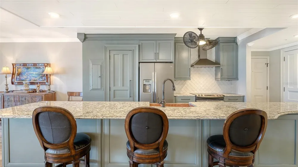 1100 BENJAMIN FRANKLIN DRIVE #204 Sarasota, FL 34236
