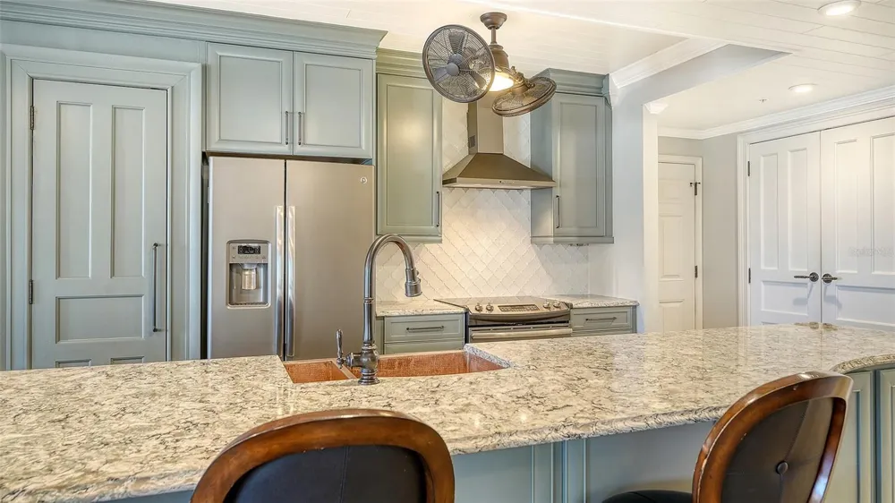 1100 BENJAMIN FRANKLIN DRIVE #204 Sarasota, FL 34236