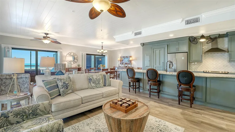 1100 BENJAMIN FRANKLIN DRIVE #204 Sarasota, FL 34236