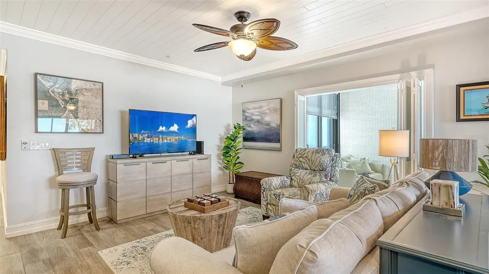 1100 BENJAMIN FRANKLIN DRIVE #204 Sarasota, FL 34236