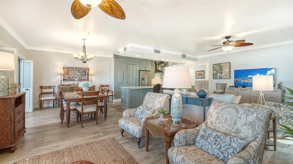 1100 BENJAMIN FRANKLIN DRIVE #204 Sarasota, FL 34236