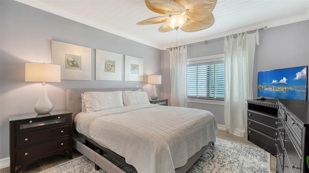 1100 BENJAMIN FRANKLIN DRIVE #204 Sarasota, FL 34236