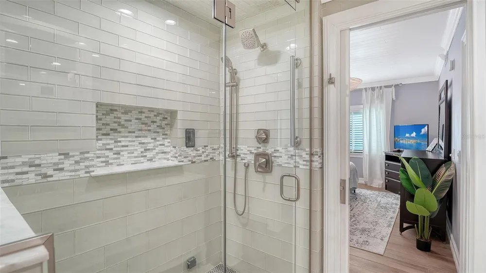 1100 BENJAMIN FRANKLIN DRIVE #204 Sarasota, FL 34236
