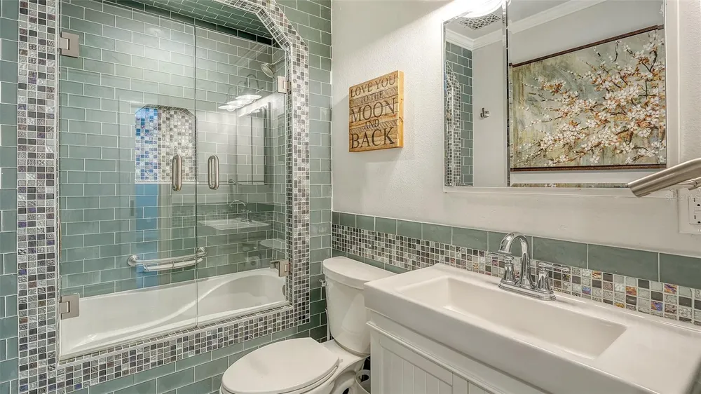1100 BENJAMIN FRANKLIN DRIVE #204 Sarasota, FL 34236