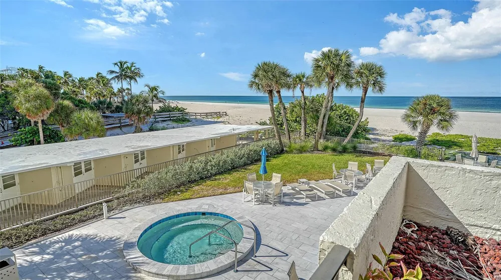 1100 BENJAMIN FRANKLIN DRIVE #204 Sarasota, FL 34236