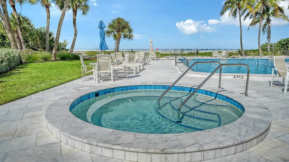 1100 BENJAMIN FRANKLIN DRIVE #204 Sarasota, FL 34236