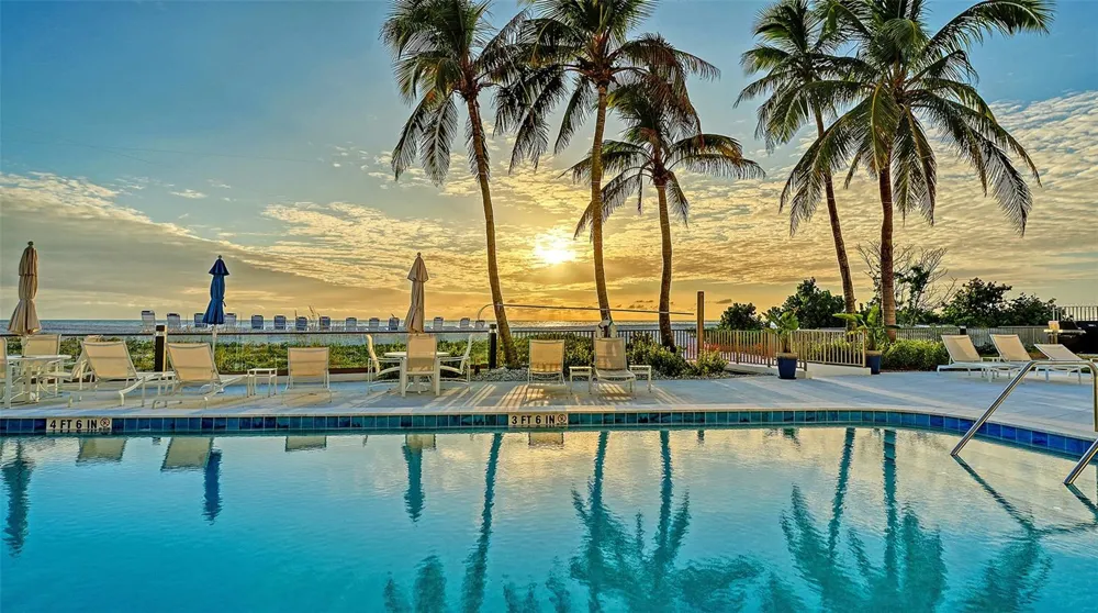 1100 BENJAMIN FRANKLIN DRIVE #204 Sarasota, FL 34236