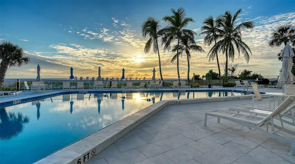 1100 BENJAMIN FRANKLIN DRIVE #204 Sarasota, FL 34236