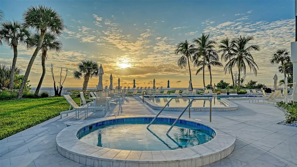 1100 BENJAMIN FRANKLIN DRIVE #204 Sarasota, FL 34236