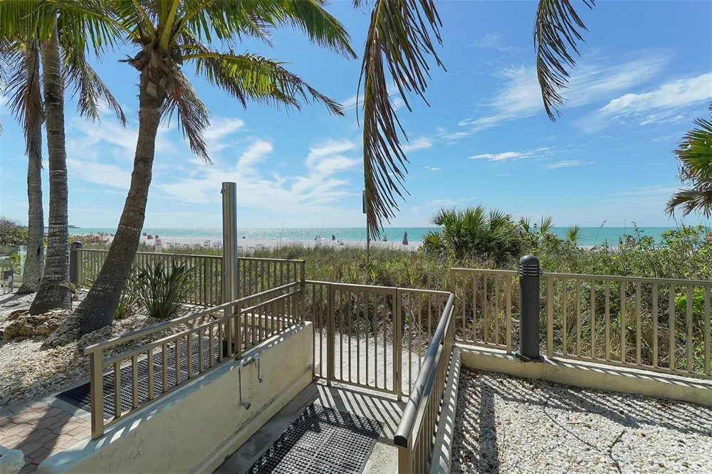 1100 BENJAMIN FRANKLIN DRIVE #204 Sarasota, FL 34236