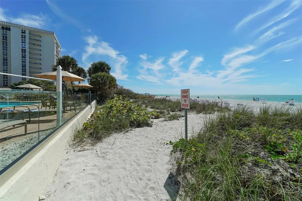 1100 BENJAMIN FRANKLIN DRIVE #204 Sarasota, FL 34236
