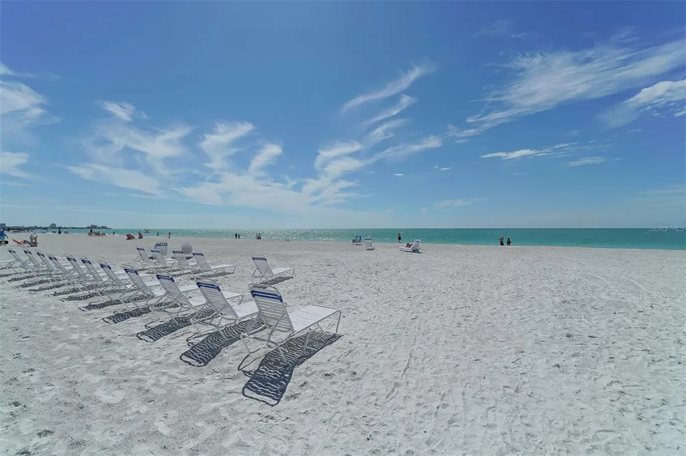 1100 BENJAMIN FRANKLIN DRIVE #204 Sarasota, FL 34236