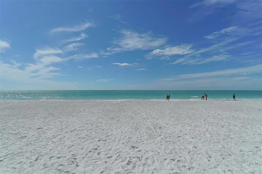 1100 BENJAMIN FRANKLIN DRIVE #204 Sarasota, FL 34236