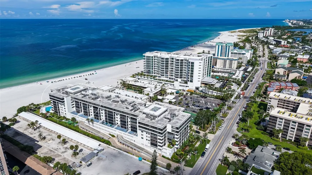 1100 BENJAMIN FRANKLIN DRIVE #204 Sarasota, FL 34236