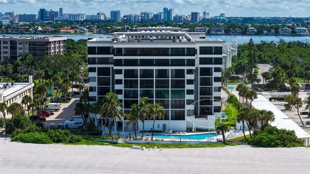 1100 BENJAMIN FRANKLIN DRIVE #204 Sarasota, FL 34236