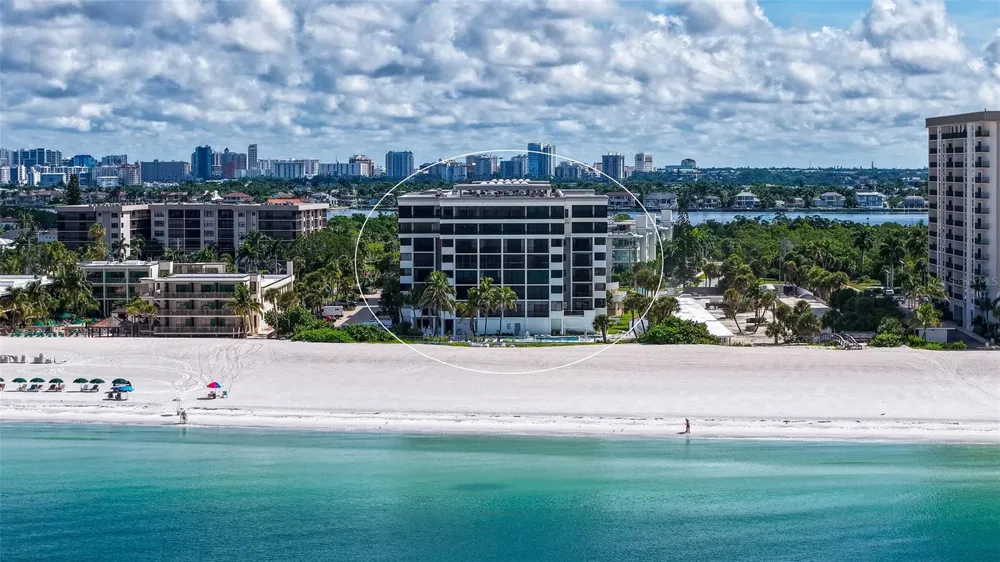 1100 BENJAMIN FRANKLIN DRIVE #204 Sarasota, FL 34236