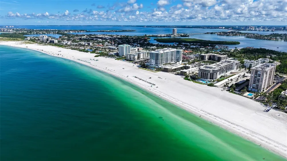 1100 BENJAMIN FRANKLIN DRIVE #204 Sarasota, FL 34236