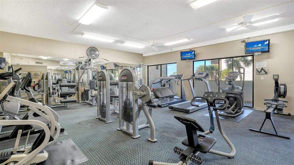 1100 BENJAMIN FRANKLIN DRIVE #204 Sarasota, FL 34236