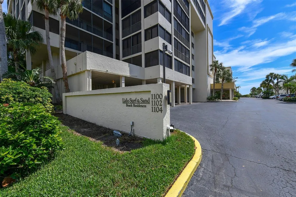 1100 BENJAMIN FRANKLIN DRIVE #204 Sarasota, FL 34236
