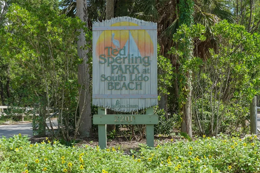 1100 BENJAMIN FRANKLIN DRIVE #204 Sarasota, FL 34236