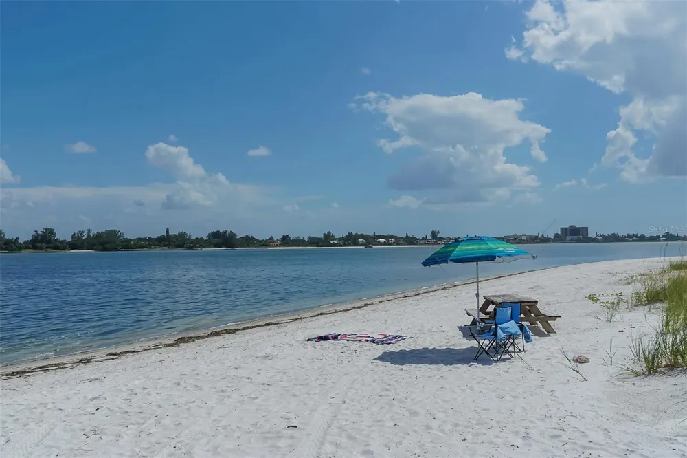 1100 BENJAMIN FRANKLIN DRIVE #204 Sarasota, FL 34236