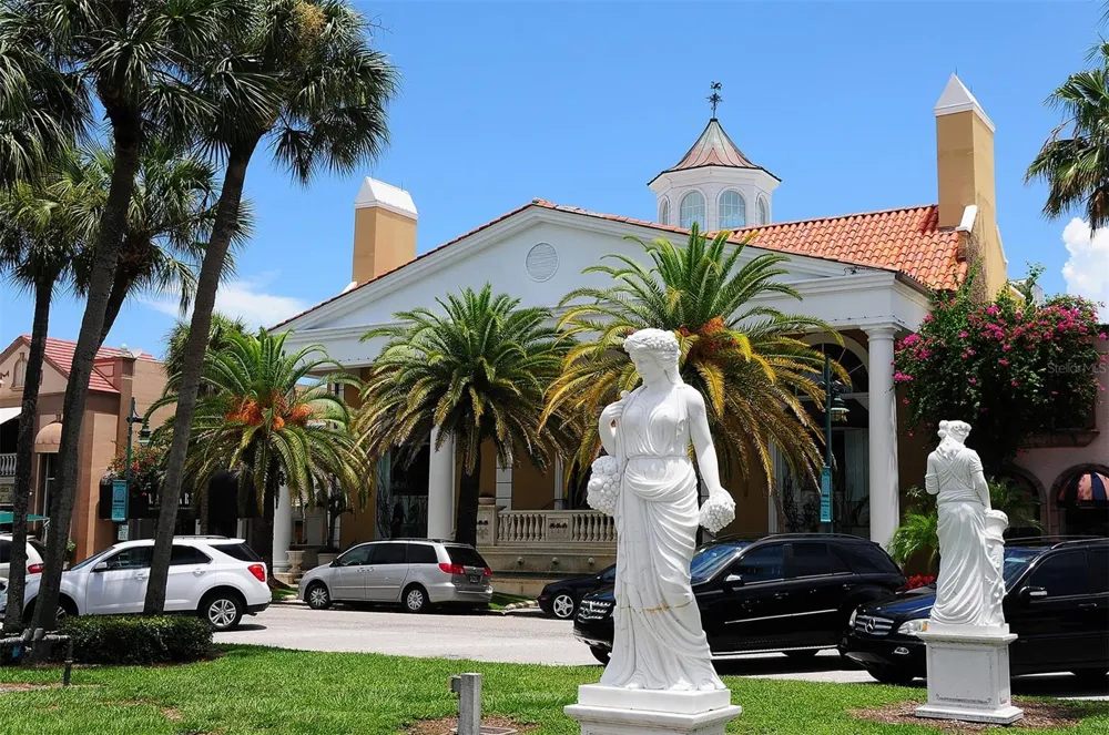 1100 BENJAMIN FRANKLIN DRIVE #204 Sarasota, FL 34236