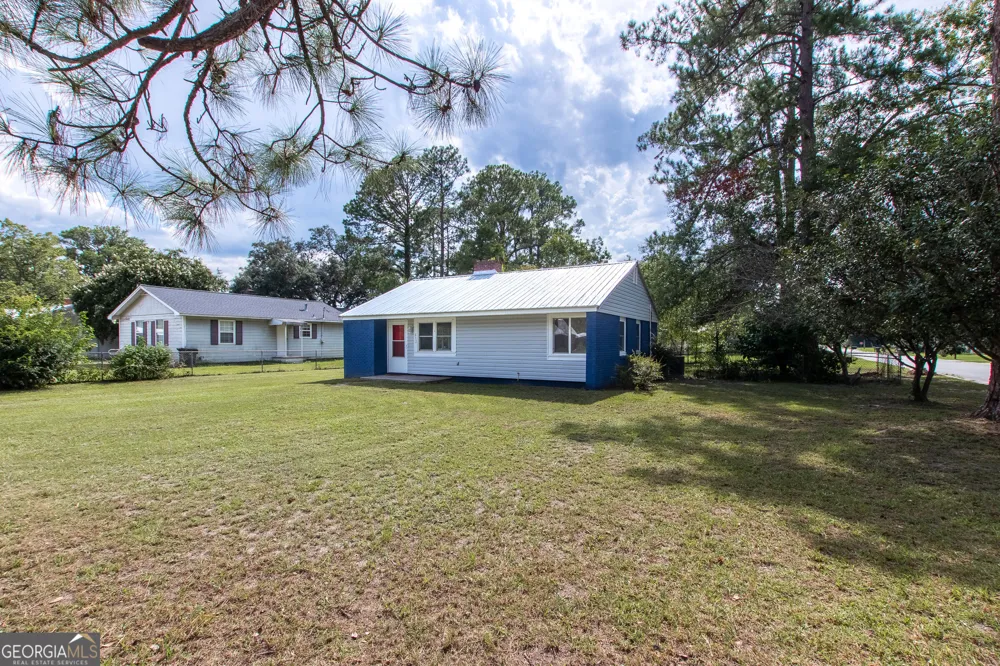 613 N Crawford ST Waycross, GA 31503